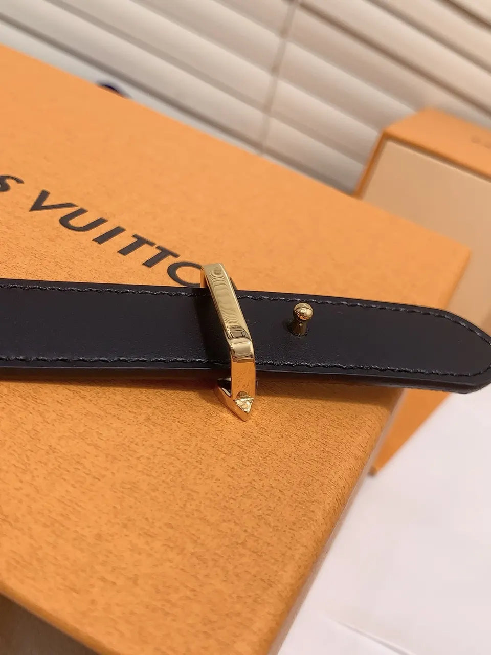 thin Louis Vuitton Monogram Flower Belt - Hình 3