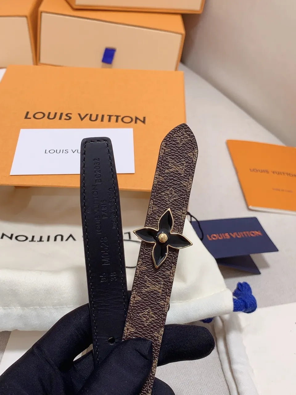 thin Louis Vuitton Monogram Flower Belt - Hình 4