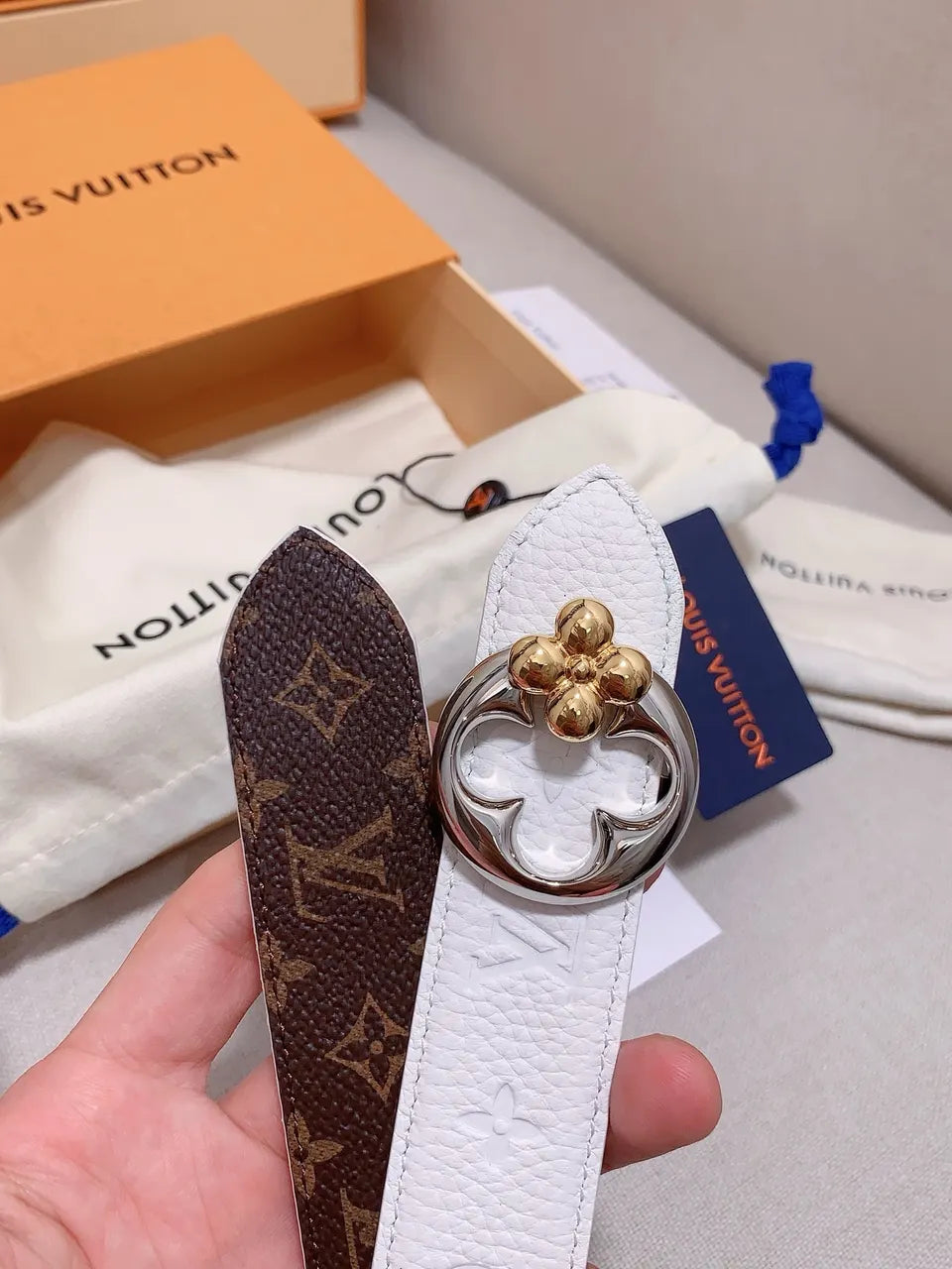 LV White Leather Clover Belt - Hình 4