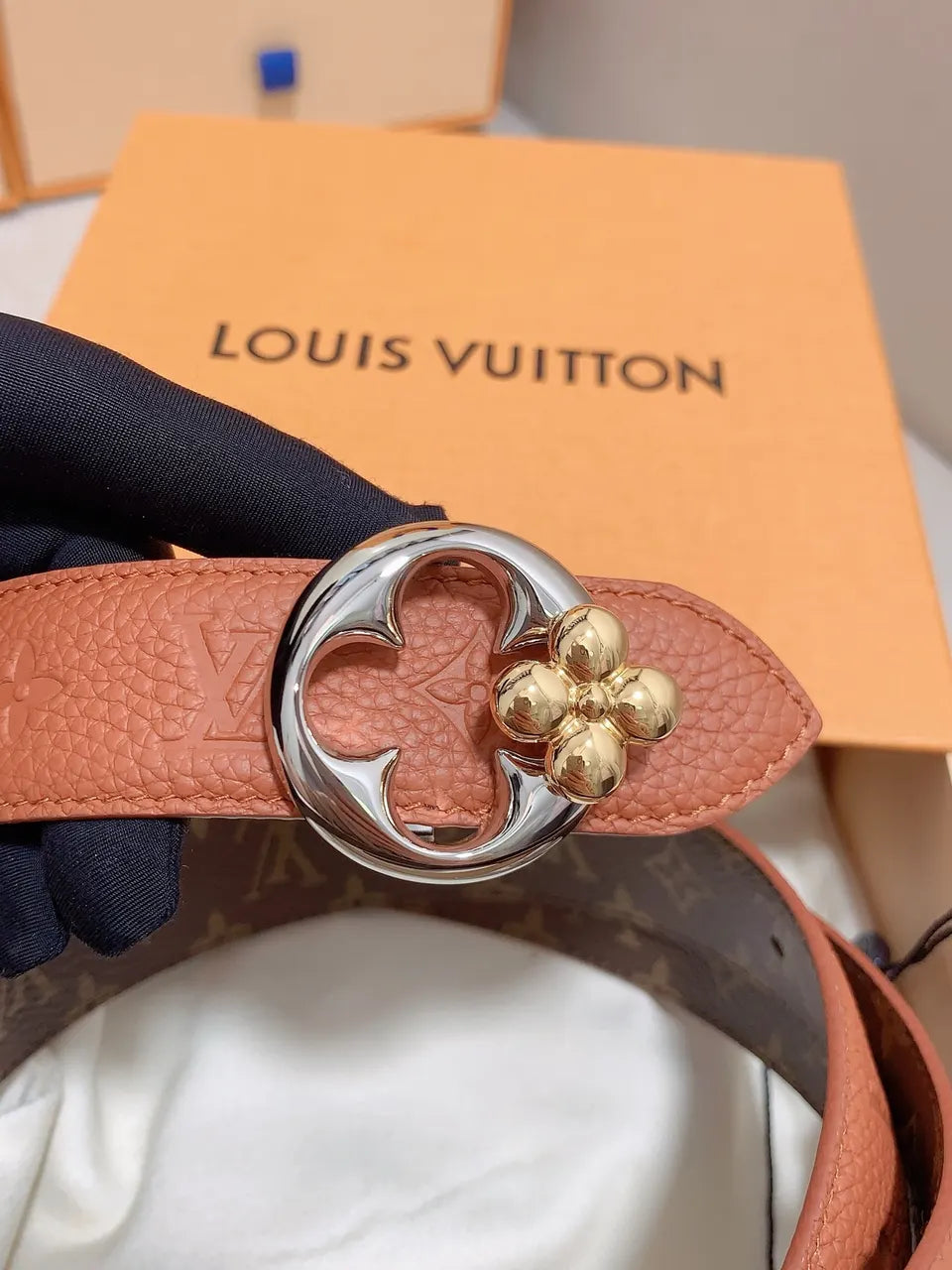 clover Louis Vuitton Tan Leather Belt - Hình 3