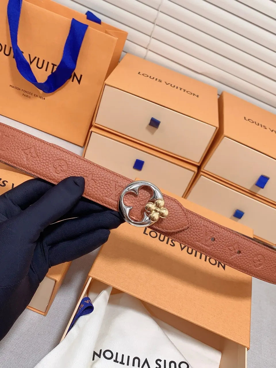 clover Louis Vuitton Tan Leather Belt - Hình 8