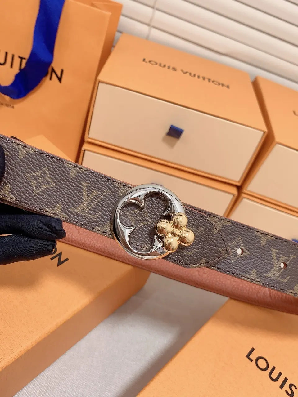 clover Louis Vuitton Tan Leather Belt - Hình 9