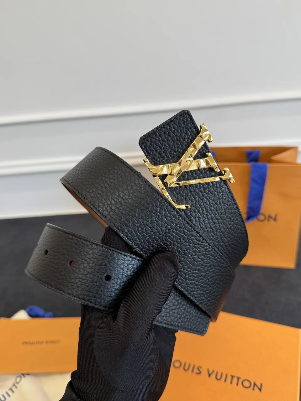 black Louis Vuitton Gold Buckle Belt - Hình 6