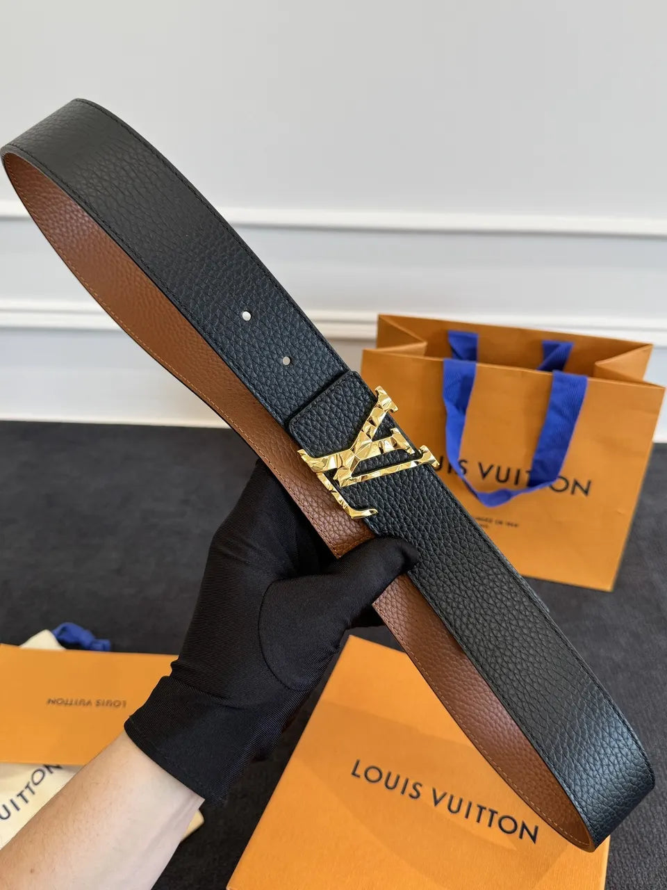 black Louis Vuitton Gold Buckle Belt - Hình 7