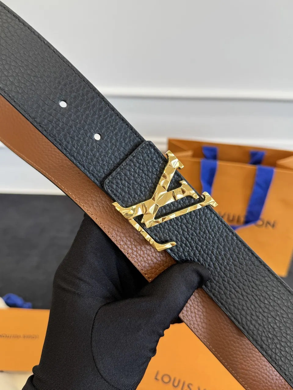 black Louis Vuitton Gold Buckle Belt - Hình 8