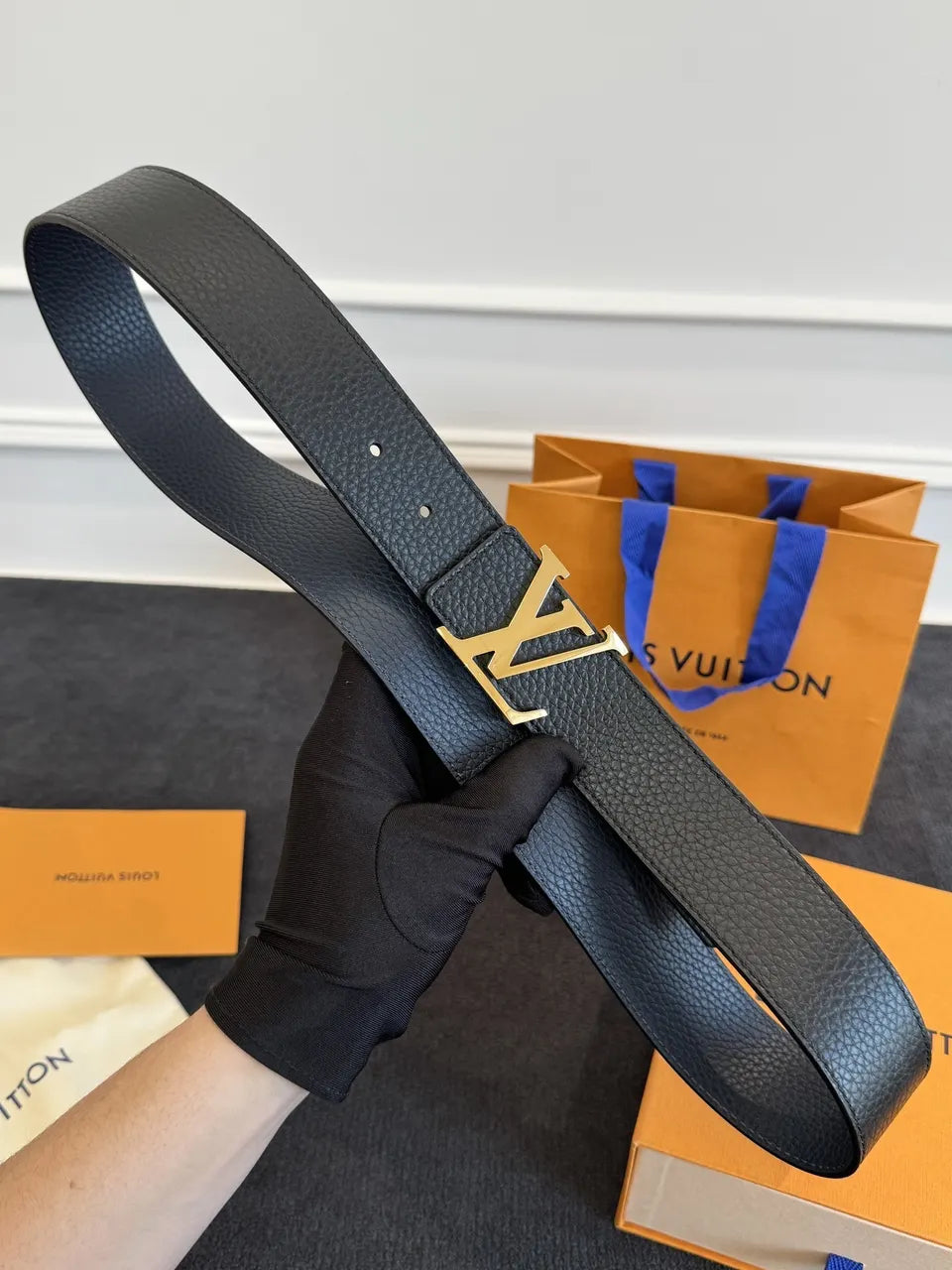gold Louis Vuitton Black Leather Belt - Hình 4