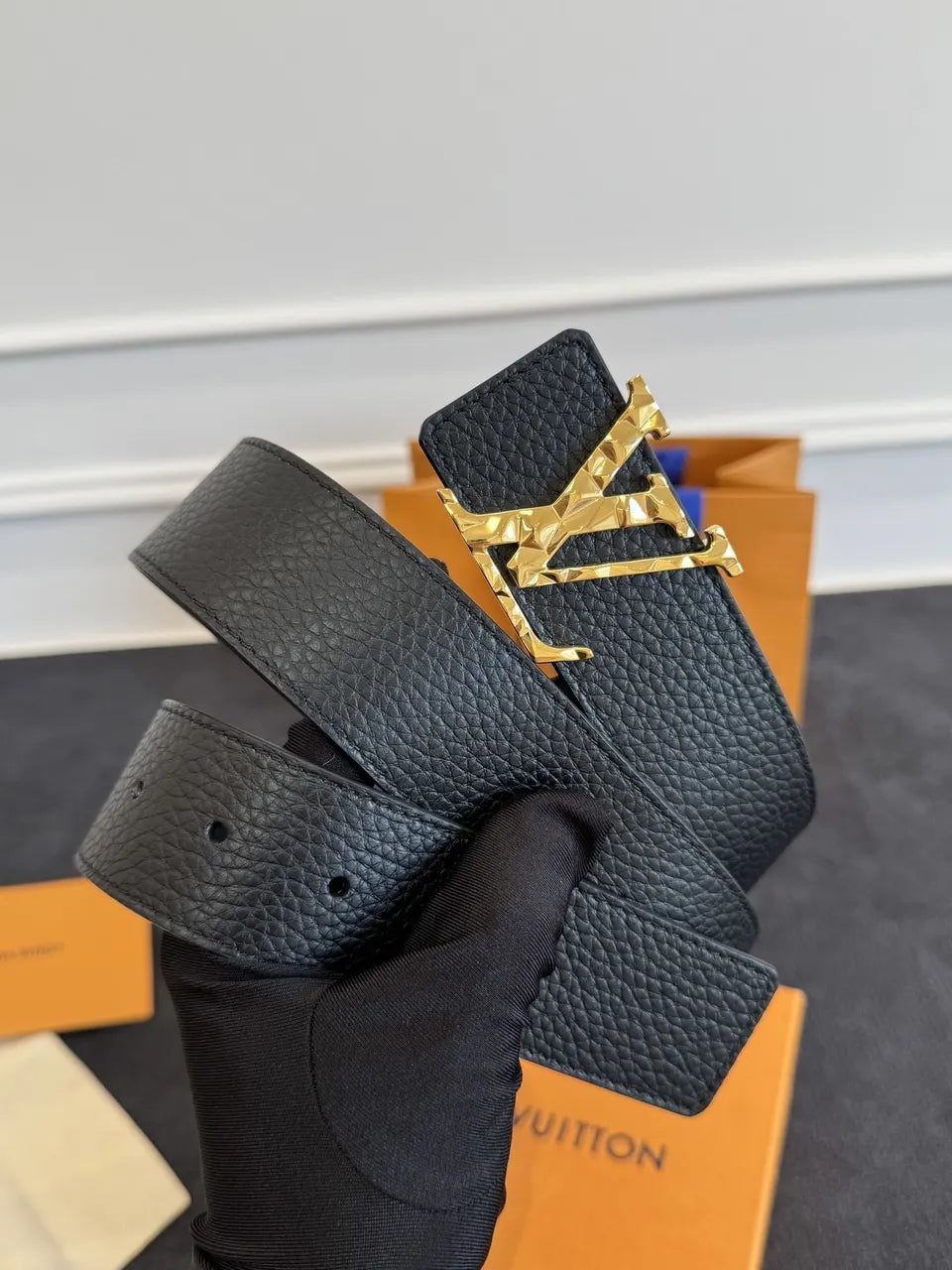 gold Louis Vuitton Black Leather Belt - Hình 5