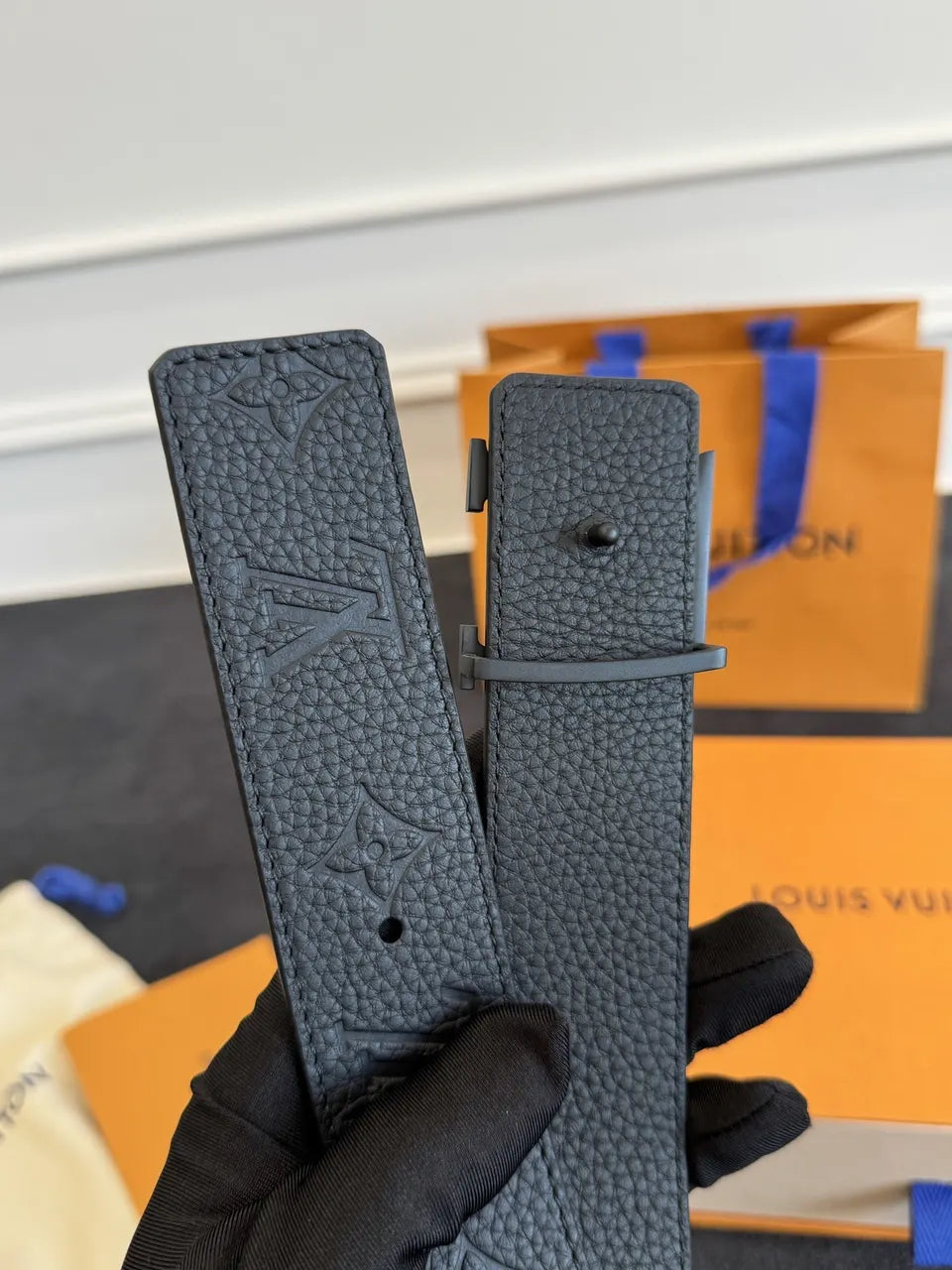 matte Louis Vuitton Embossed Black Belt - Hình 7