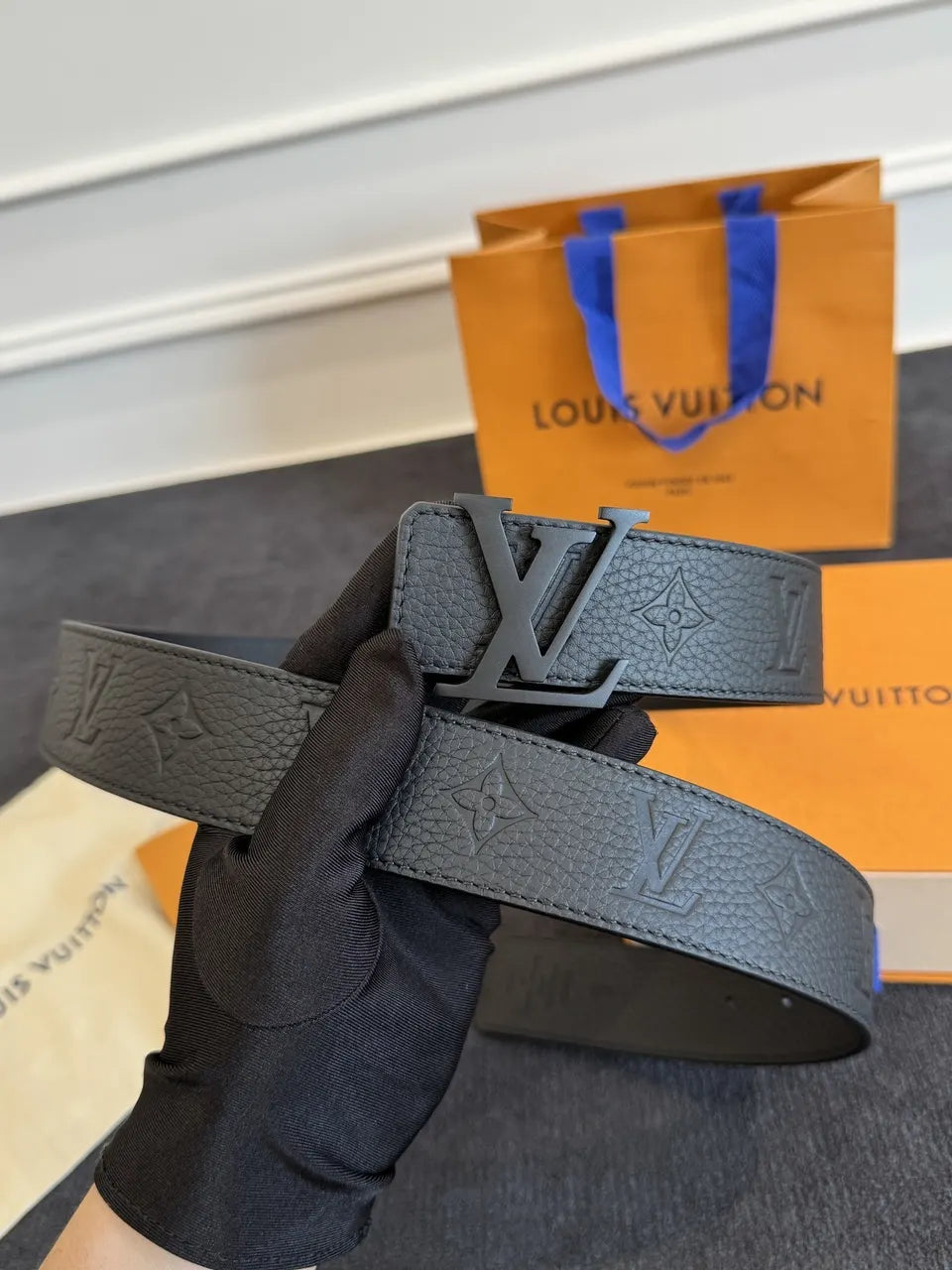 matte Louis Vuitton Embossed Black Belt - Hình 9