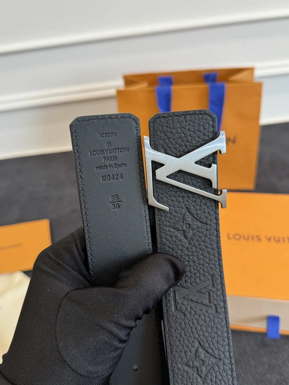 leather Louis Vuitton Embossed Belt - Hình 2
