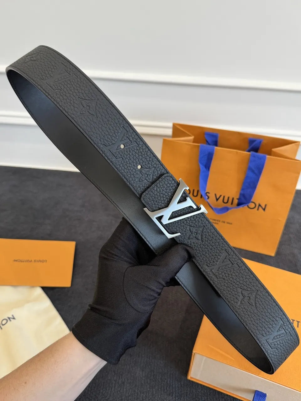 leather Louis Vuitton Embossed Belt - Hình 4