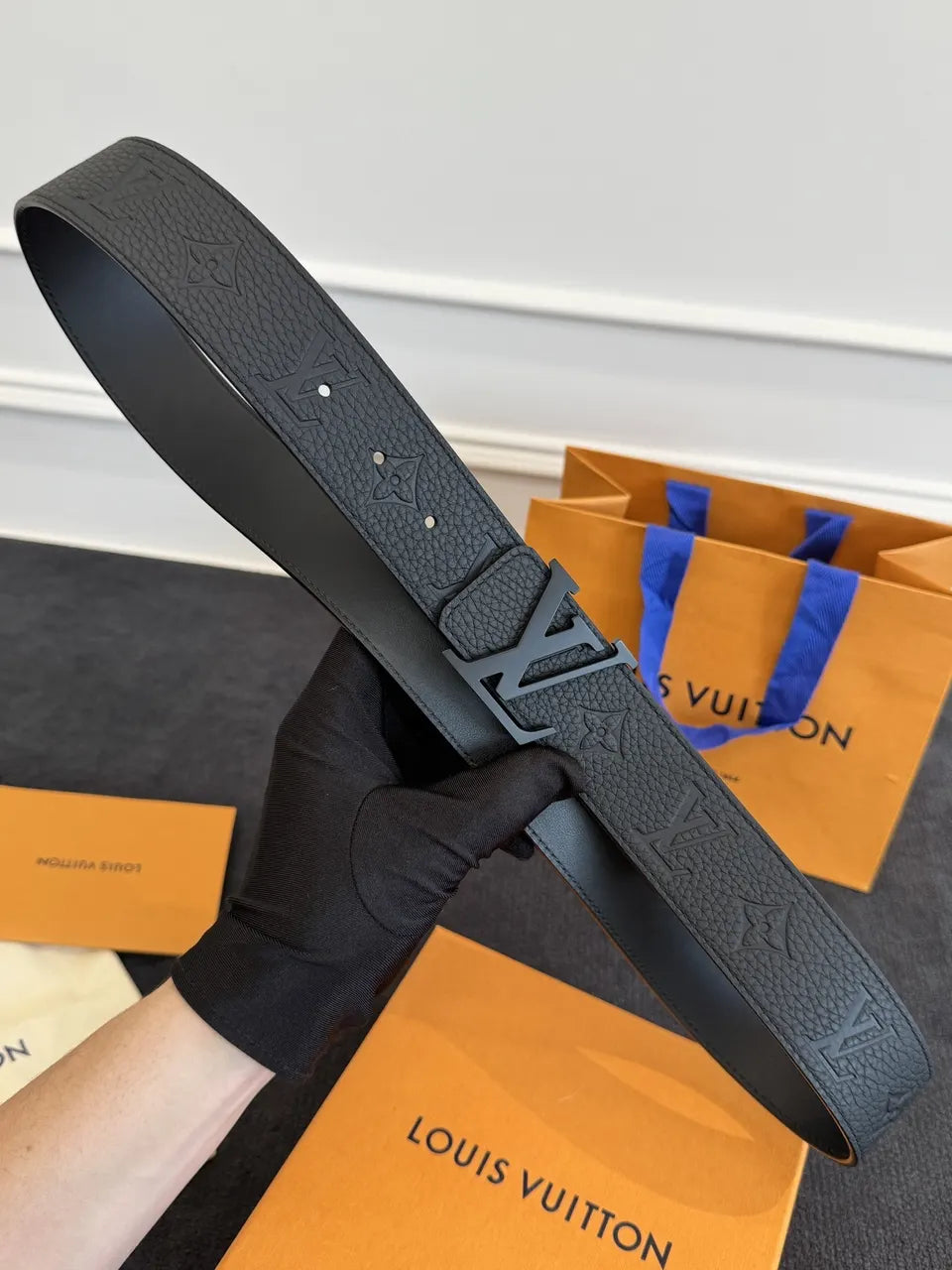 leather Louis Vuitton Embossed Belt - Hình 6