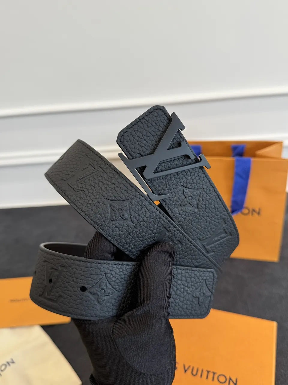 leather Louis Vuitton Embossed Belt - Hình 7