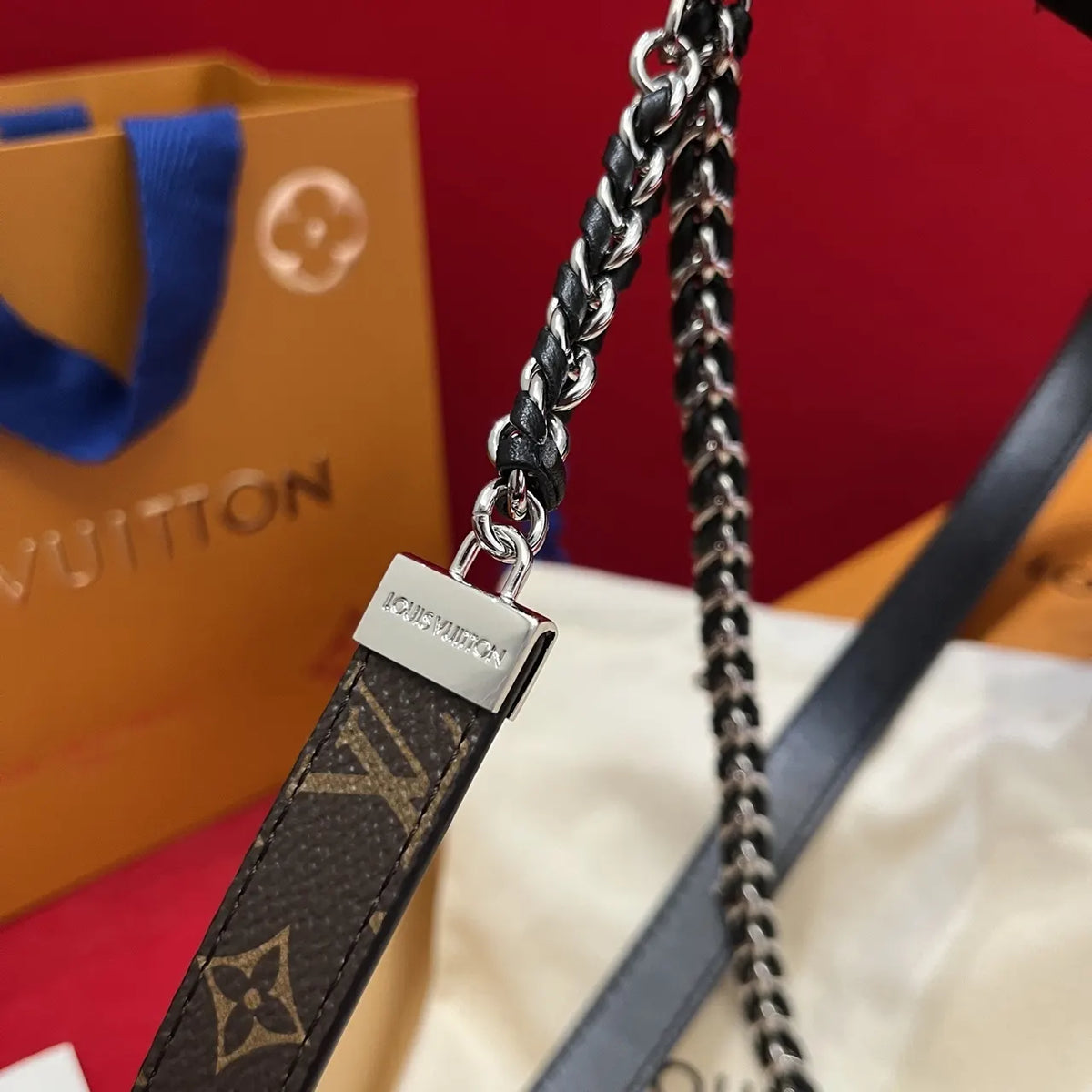 Louis Vuitton Monogram Chain Belt - Hình 5