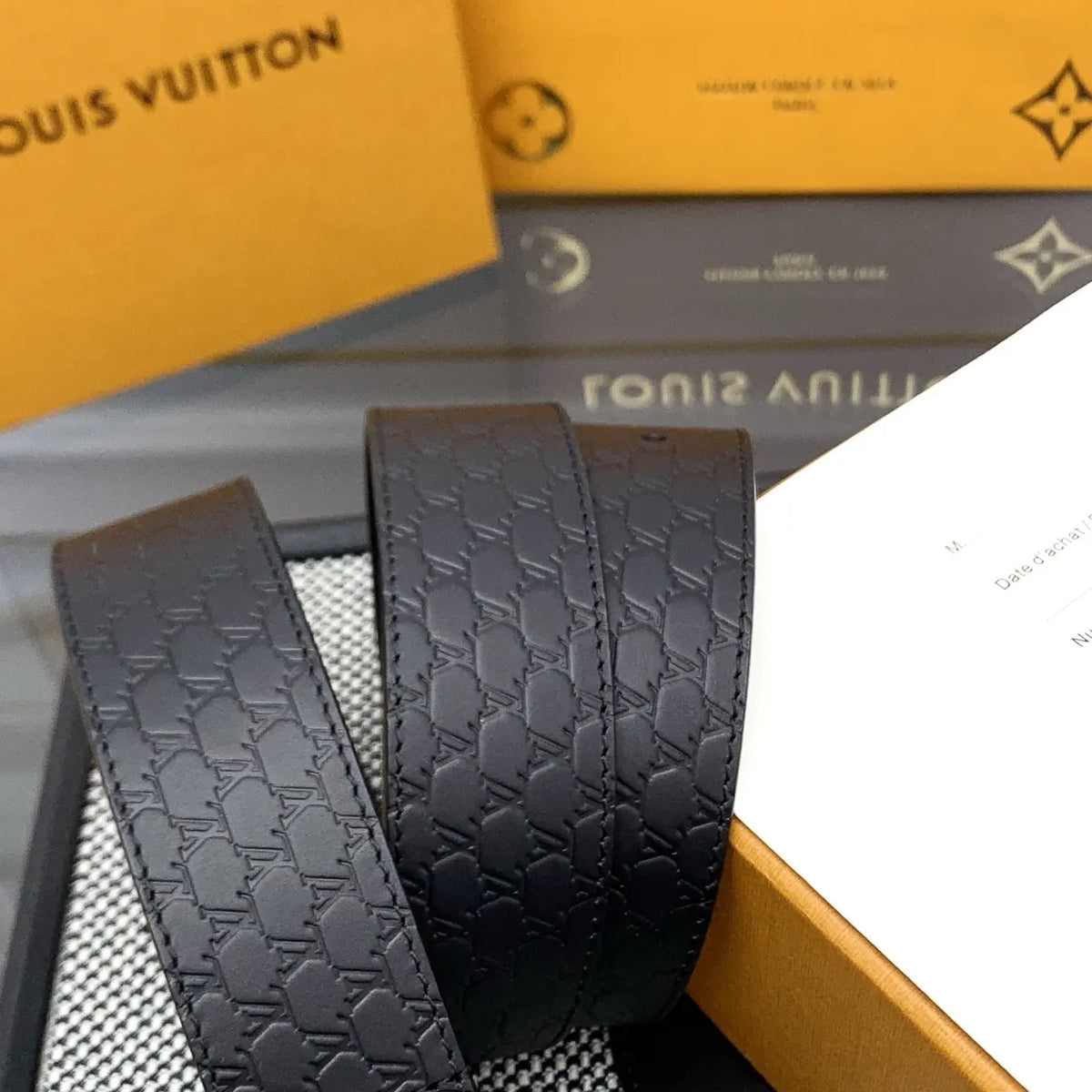 louis LV Embossed Black Leather Belt - Hình 3