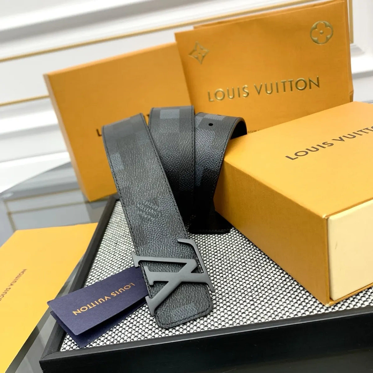matte Louis Vuitton Damier Graphite Belt - Hình 5