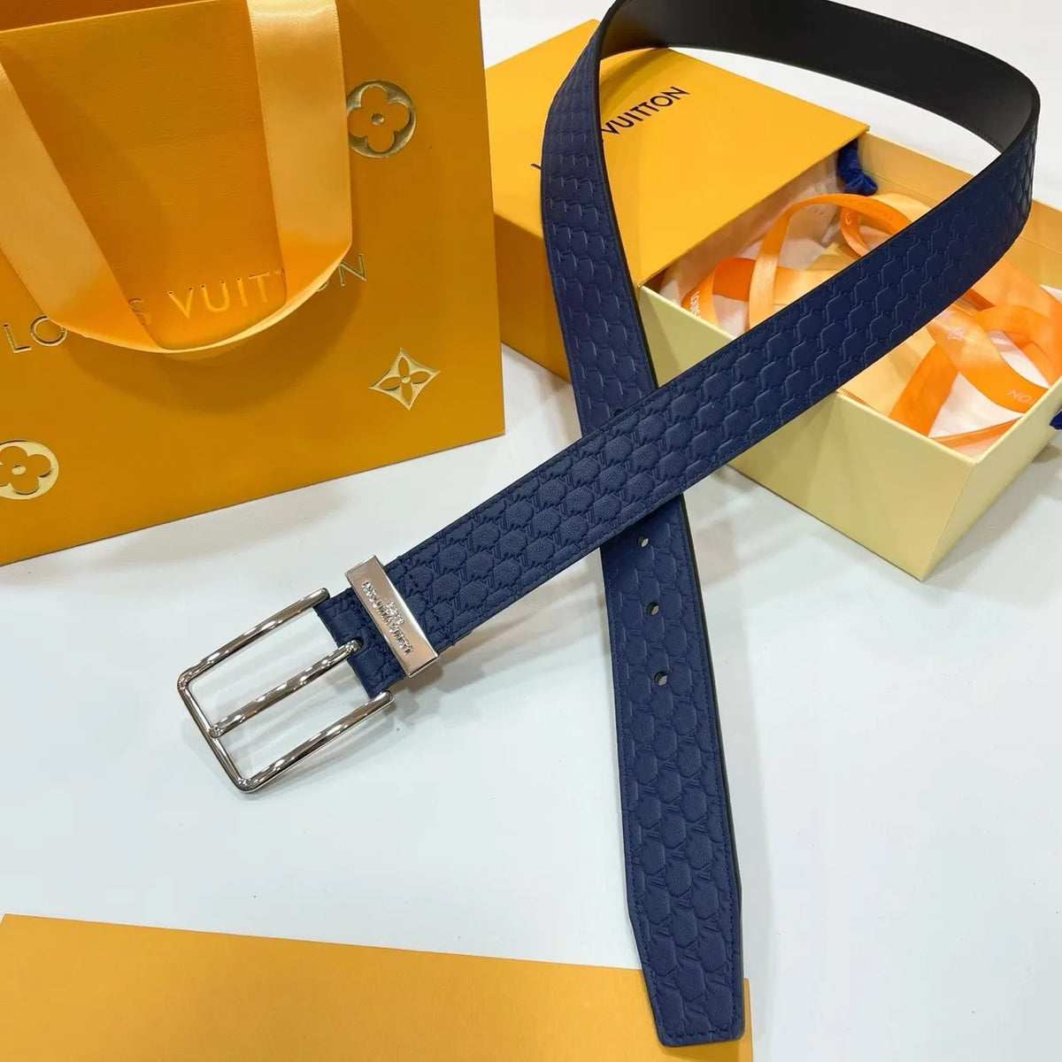 embossed Louis Vuitton Navy Belt - Hình 9
