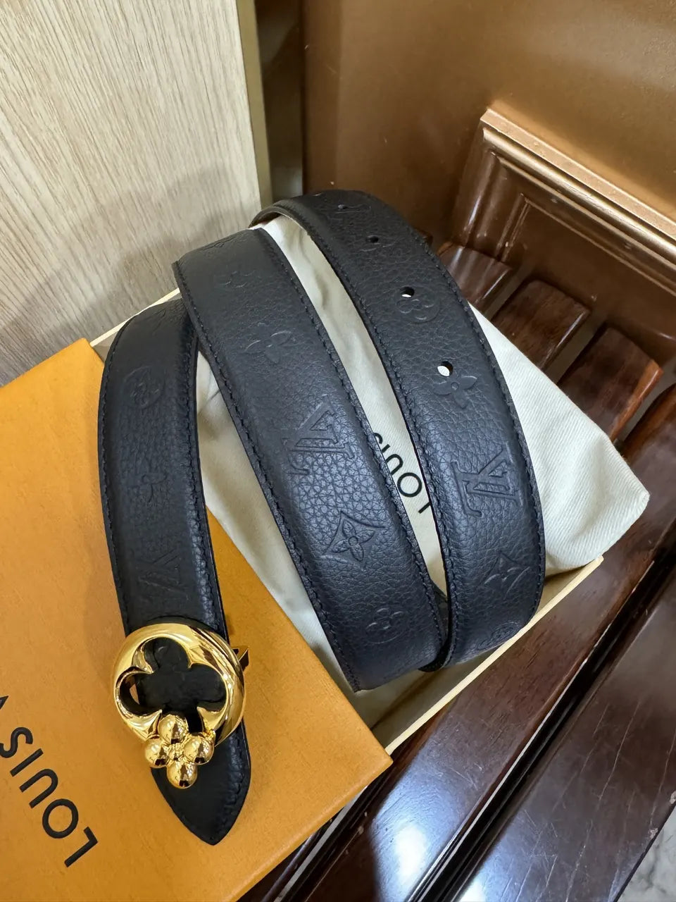 Louis Vuitton Flower Buckle Belt - Hình 7
