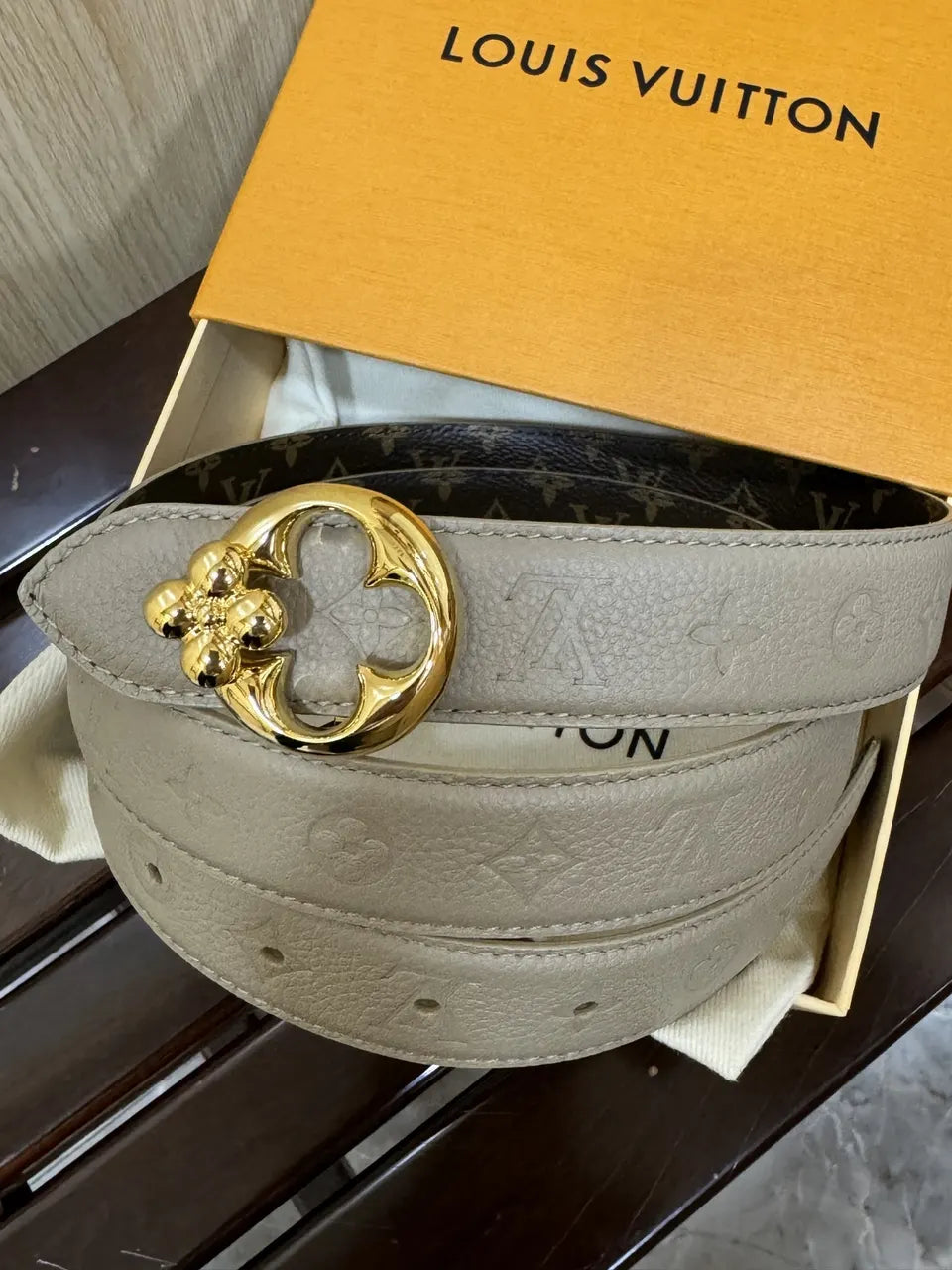 Louis Vuitton Gray Leather Clover Belt - Hình 5