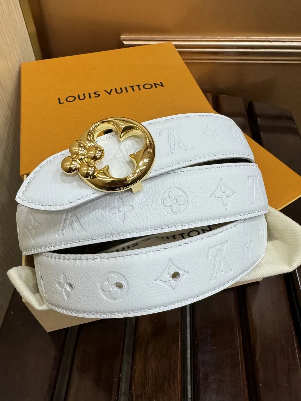 Louis Vuitton White Leather Belt - Hình 4