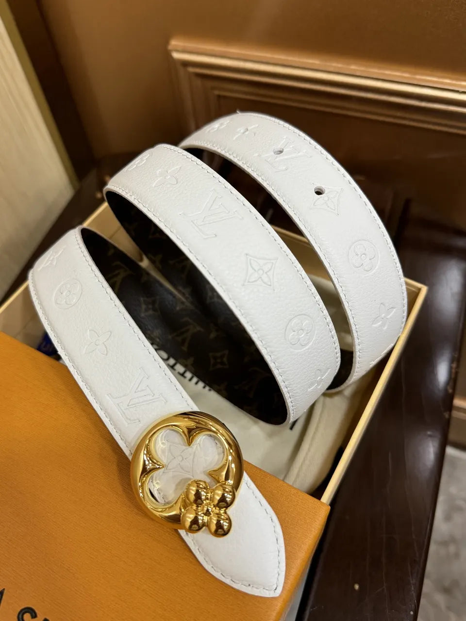 Louis Vuitton White Leather Belt - Hình 6
