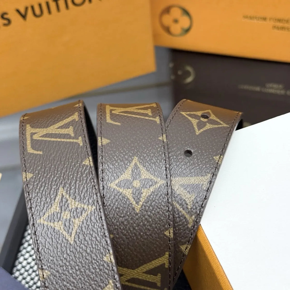 gold Louis Vuitton Monogram Brown Belt - Hình 3