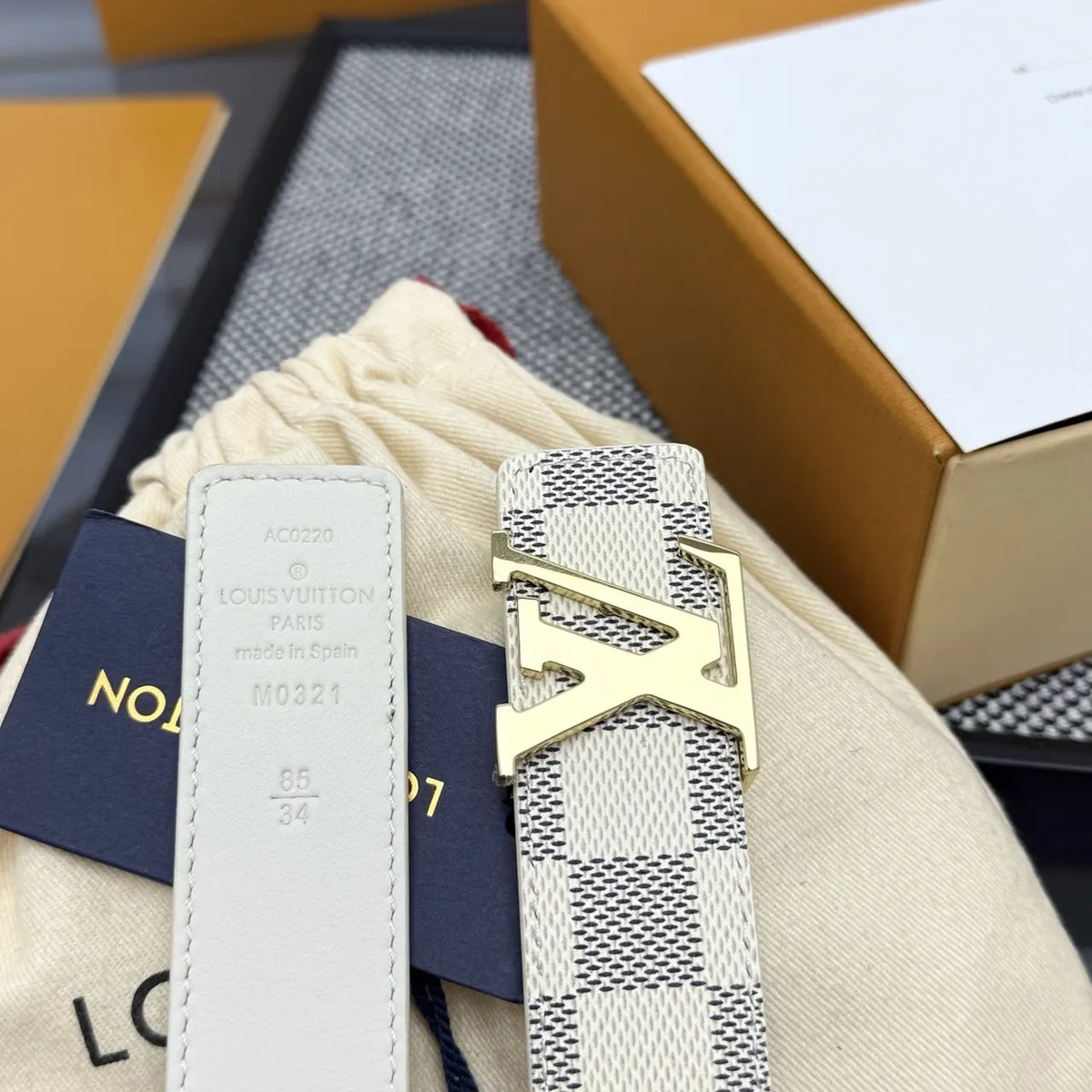 Louis Vuitton Damier Azur Belt - Hình 3