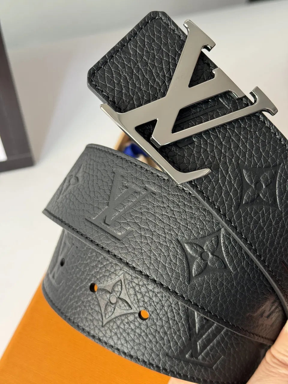 Louis Vuitton Black Embossed Leather Belt - Hình 7