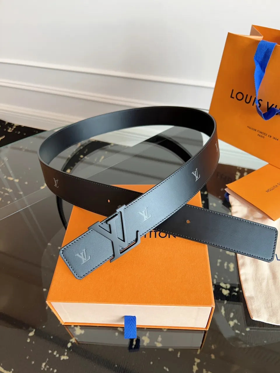 matte Louis Vuitton Black Leather Belt - Hình 5