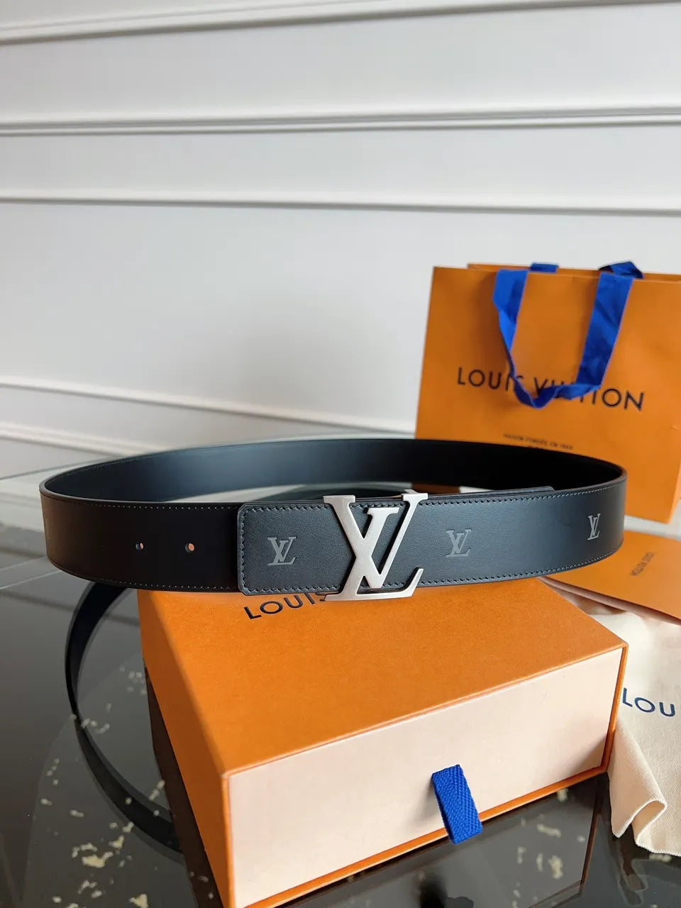 Louis Vuitton Black Leather Initial Belt - Hình 2