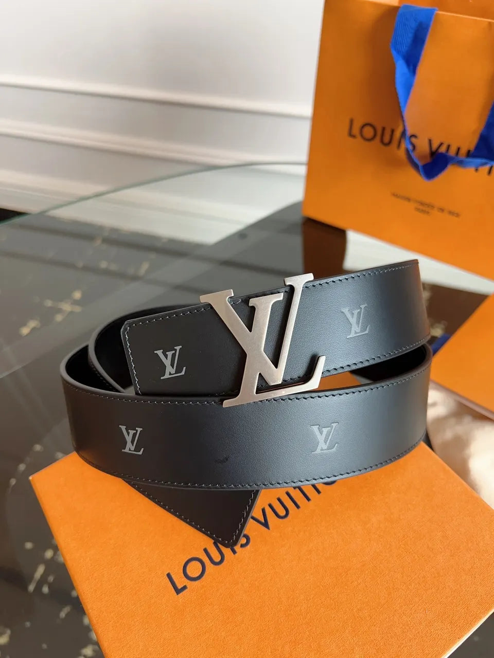 Louis Vuitton Black Leather Initial Belt - Hình 4