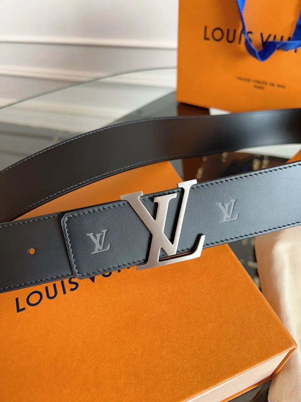 Louis Vuitton Black Leather Initial Belt - Hình 5