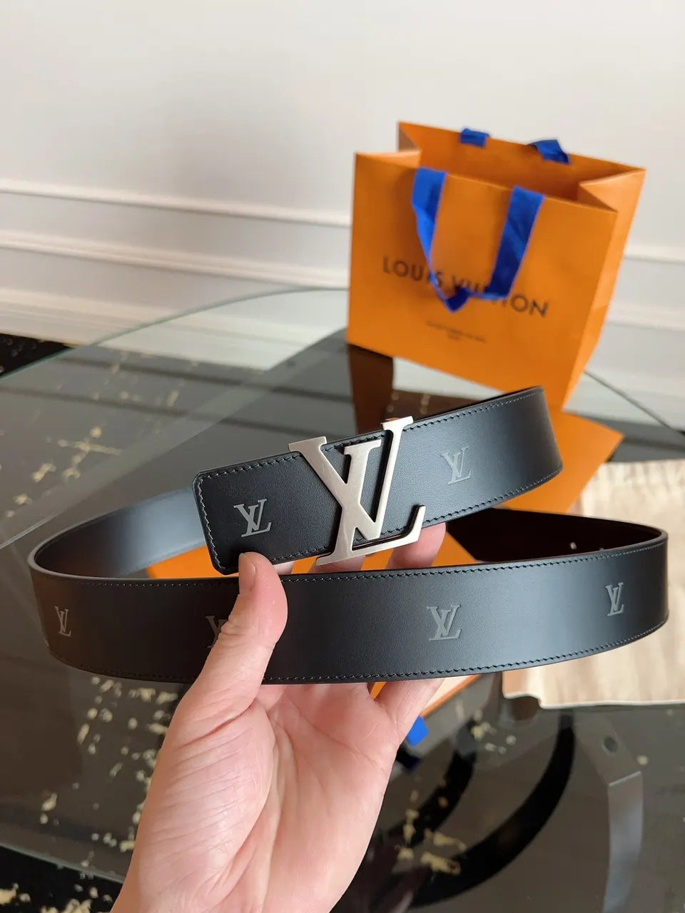 Louis Vuitton Black Leather Initial Belt - Hình 8