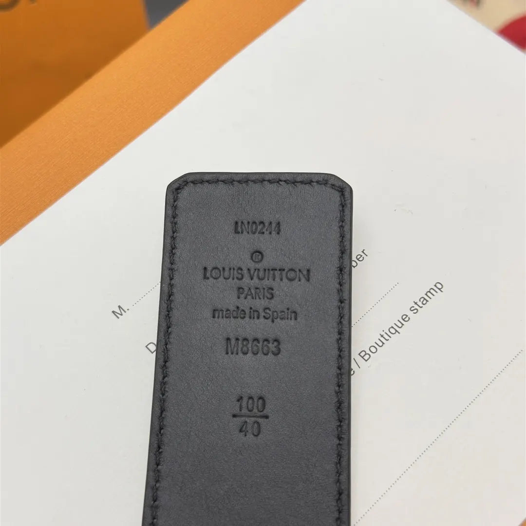 embossed Louis Vuitton Gray Leather Belt - Hình 6