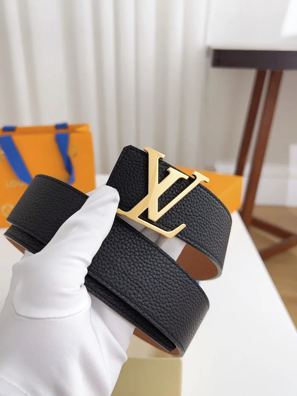 Louis Vuitton Black Leather Gold Buckle Belt - Hình 2