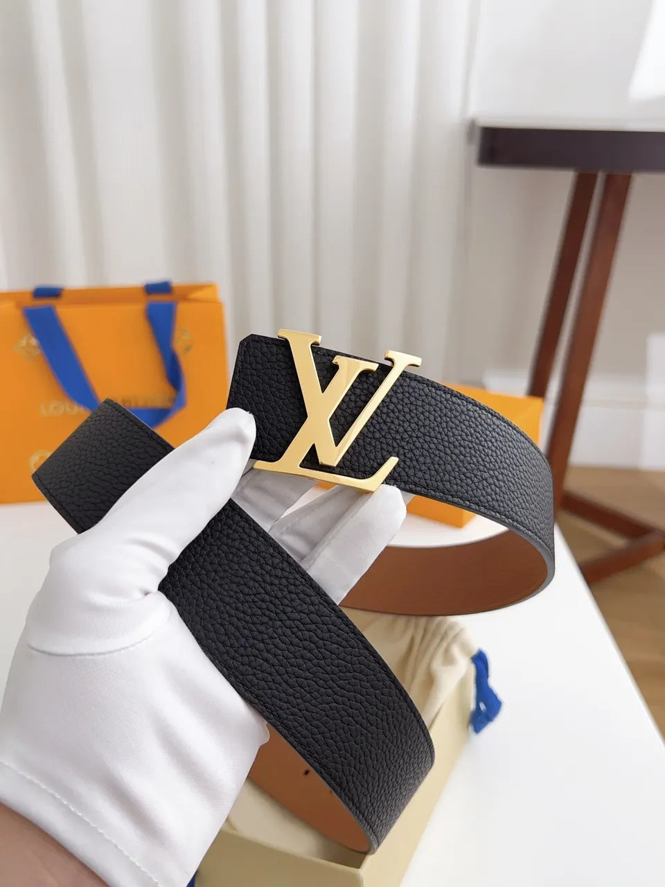 Louis Vuitton Black Leather Gold Buckle Belt - Hình 3