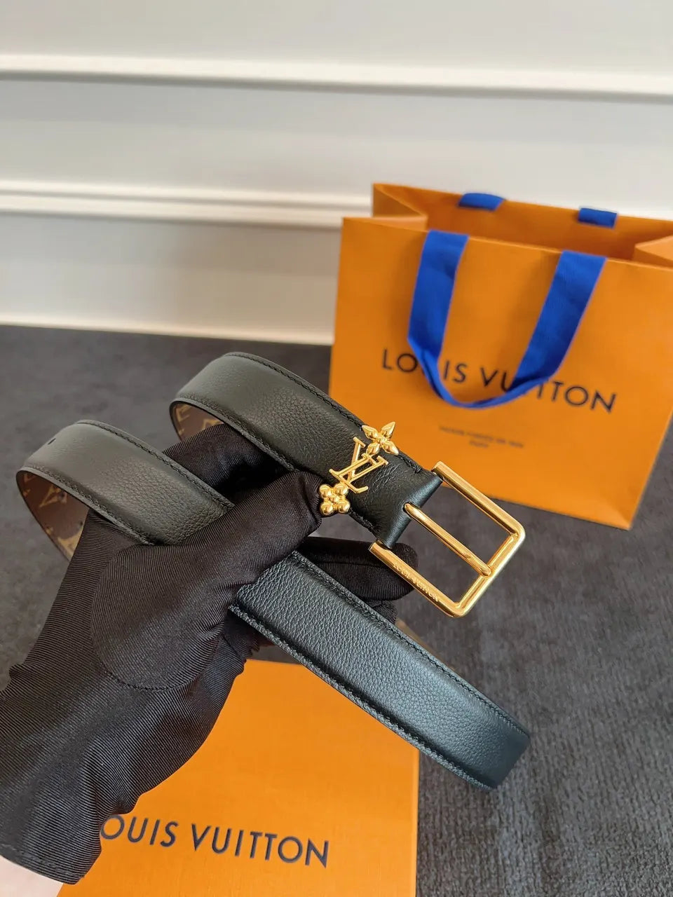 Louis Vuitton Bloom Reversible Belt - Hình 2
