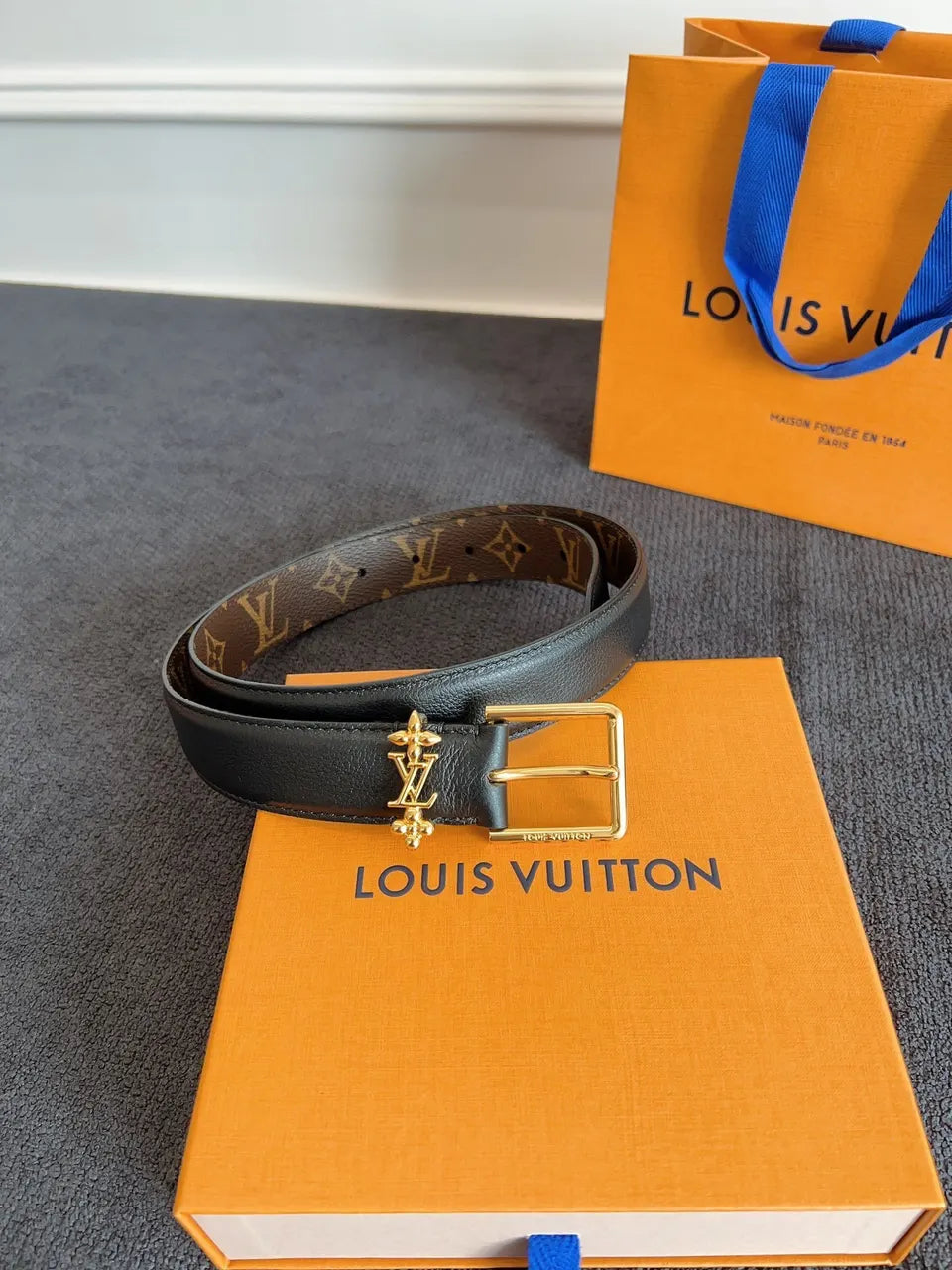 Louis Vuitton Bloom Reversible Belt - Hình 3