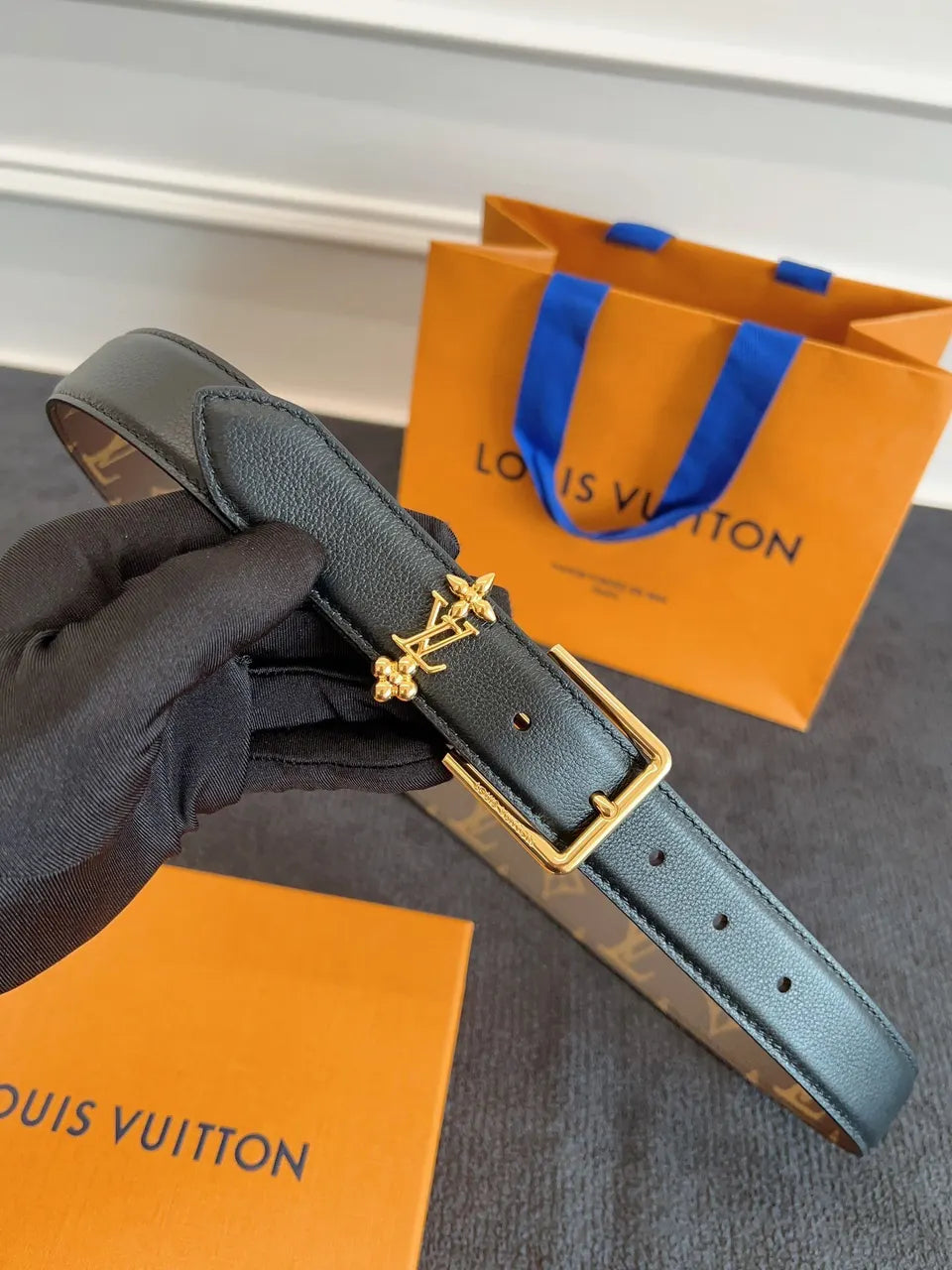 Louis Vuitton Bloom Reversible Belt - Hình 4