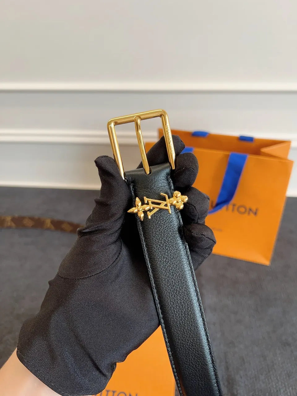 Louis Vuitton Bloom Reversible Belt - Hình 5