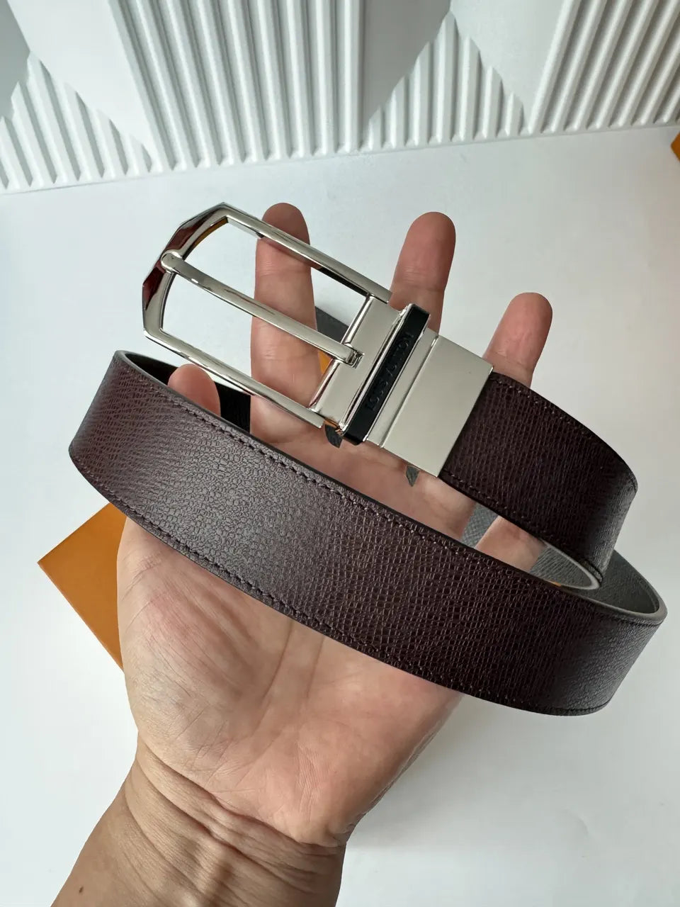 Louis Vuitton Brown Leather Reversible Belt - Hình 5