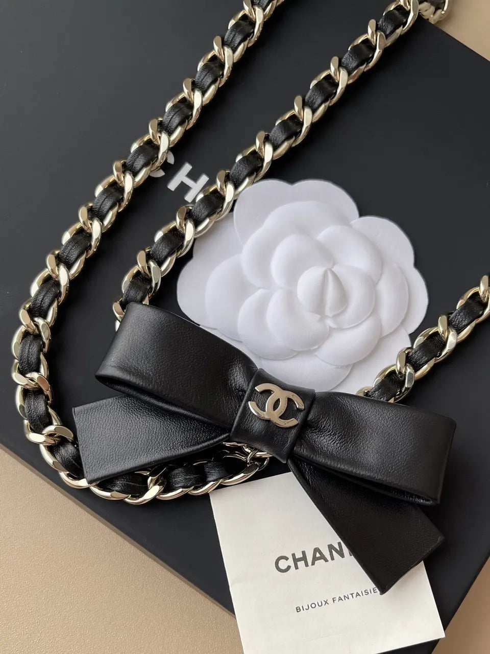 Chanel Black Leather Bow Chain Belt - Hình 4