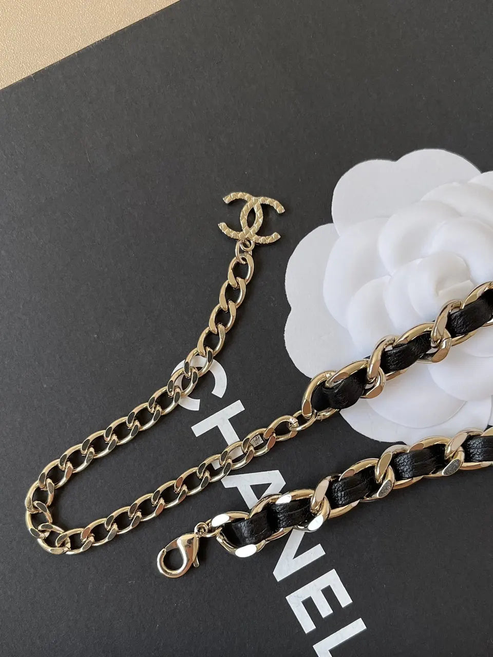 Chanel Black Leather Bow Chain Belt - Hình 7