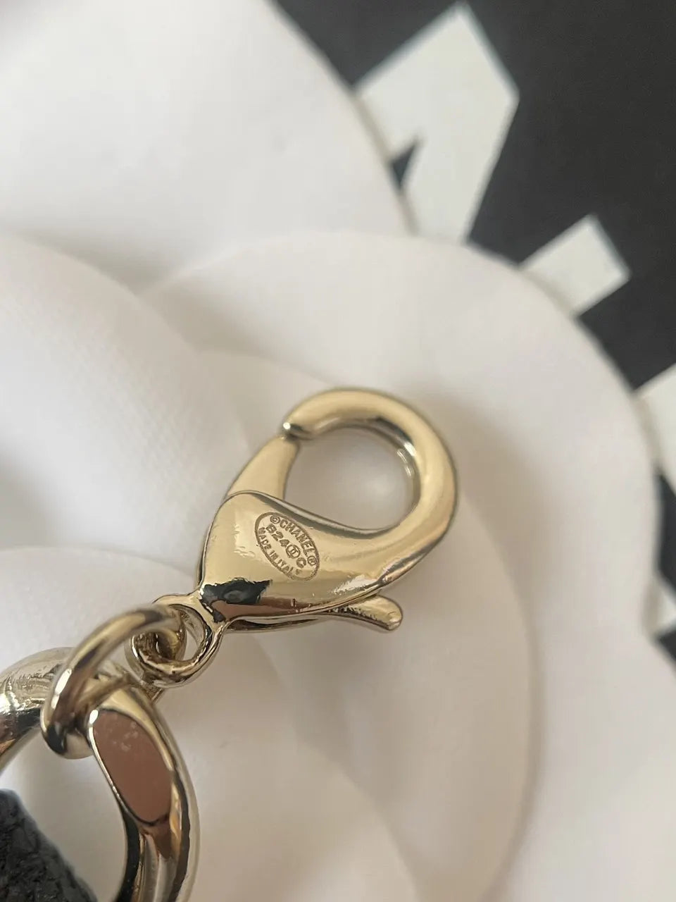 Chanel Black Leather Bow Chain Belt - Hình 8
