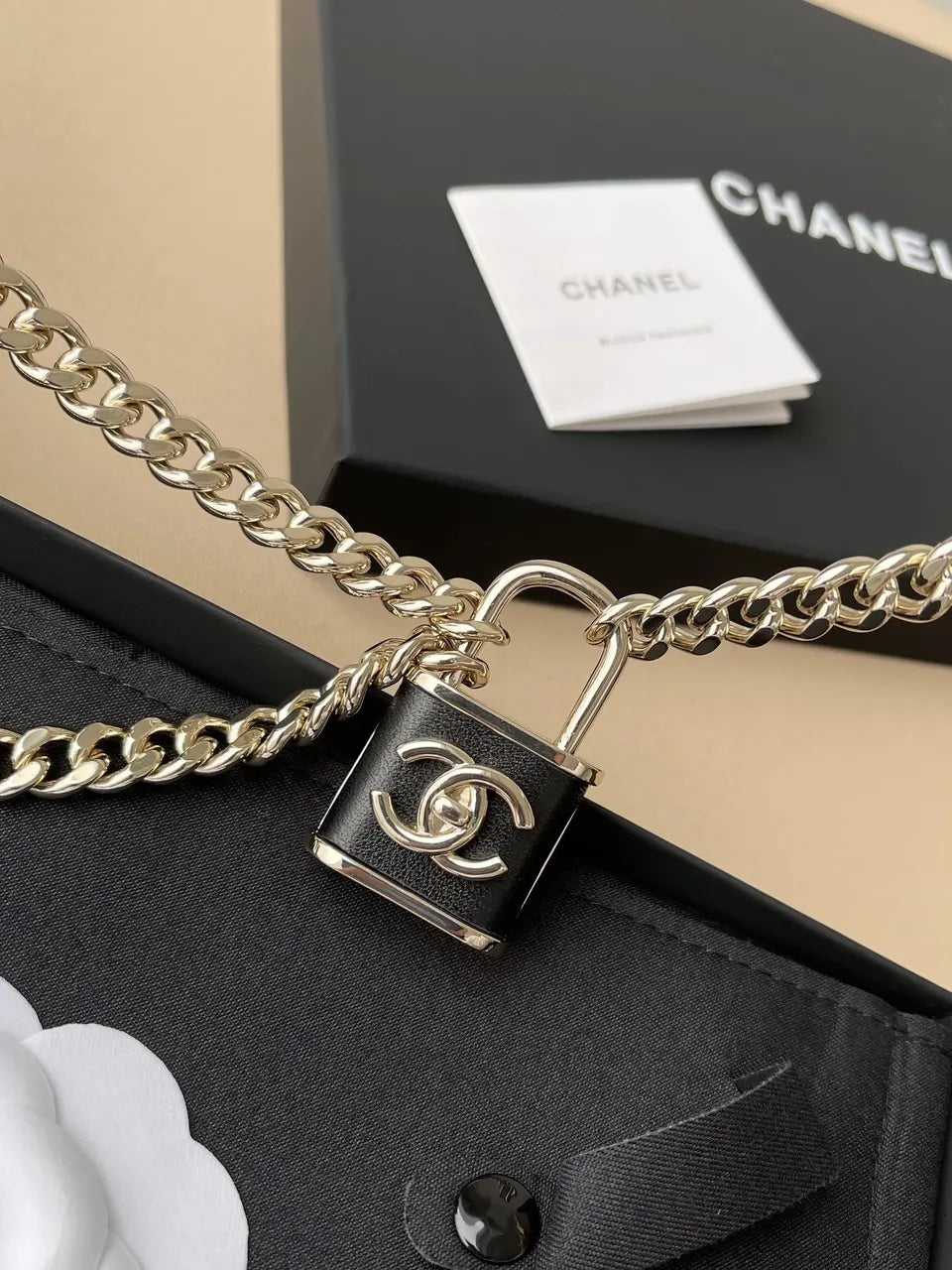 Chanel Gold Chain Belt Padlock - Hình 4