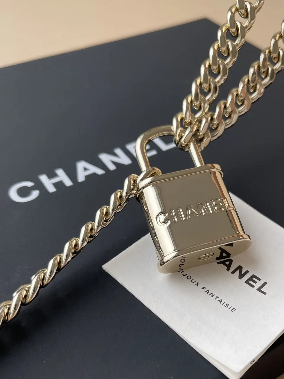 Chanel Gold Chain Belt Padlock - Hình 6