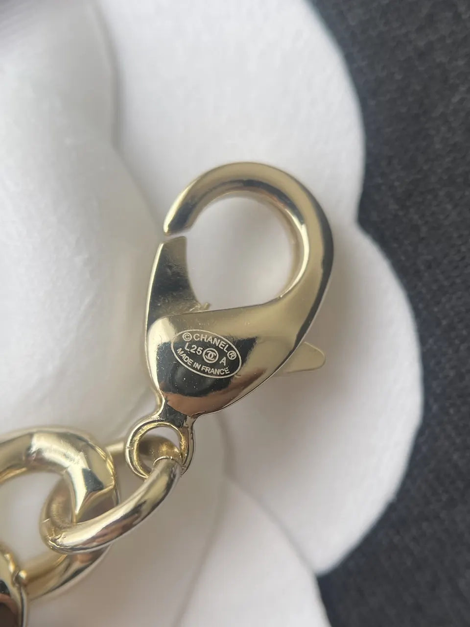 Chanel Gold Chain Belt Padlock - Hình 8