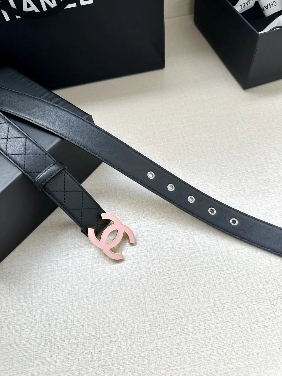 Chanel Black Quilted Belt Pink - Hình 4