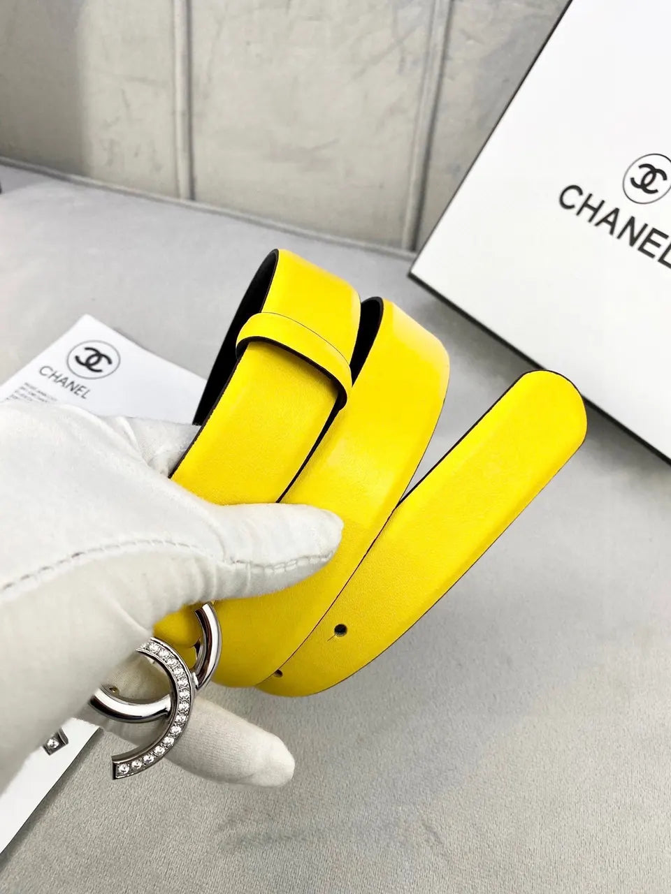 silver crystal Chanel Yellow Leather Belt - Hình 3