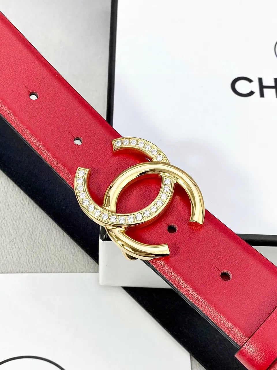 Chanel Red Leather Belt Crystal - Hình 4